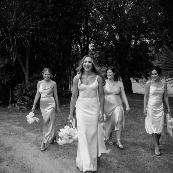 KYHA Robbie Gown - Picture 3 of 7